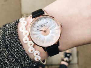 Jam tangan wanita mewah, elegan dan harga terjangkau
