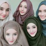 6 warna hijab yang bikin wajah glowing