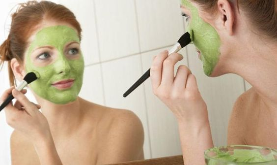 Cara membuat masker daun kelor untuk memutihkan wajah